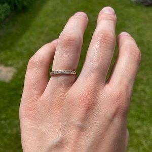 14k channel set diamond band sz 6